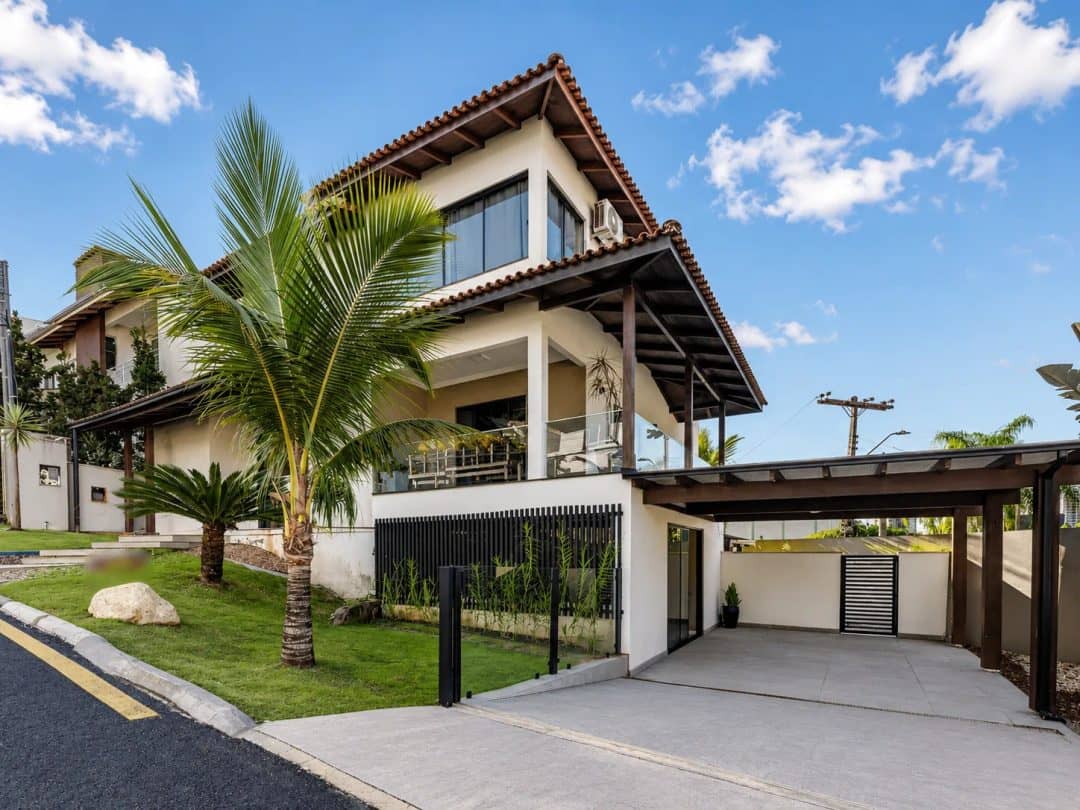 Foto 1 de Casa com 4 dormitórios para locação , 300 m² Ariribá - Balneário Camboriú/SC