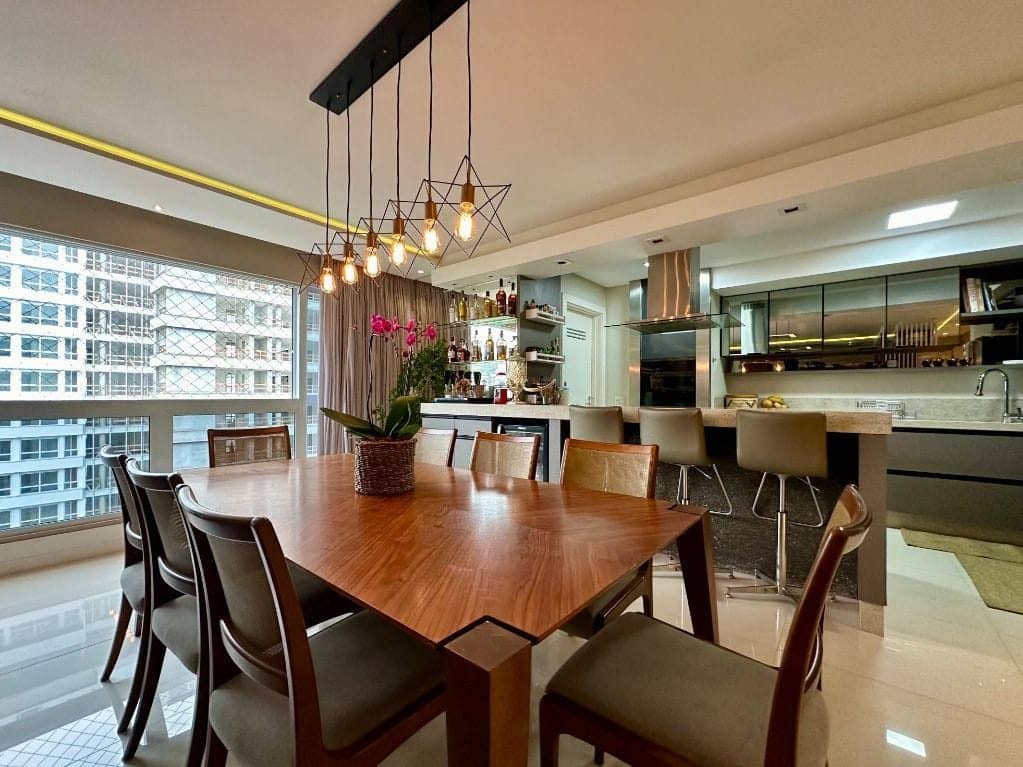 Foto 1 de Apartamento mobiliado com 1 suíte e 2 demi suites, à venda, 118 m² - Praia Brava - Itajaí/SC
