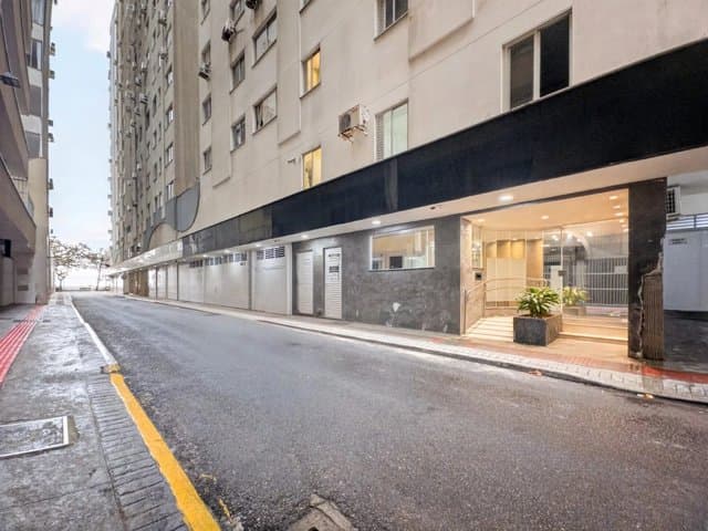 Foto 1 de Apartamento 1 suíte + 2 dorms para alugar · Centro, Balneário Camboriú