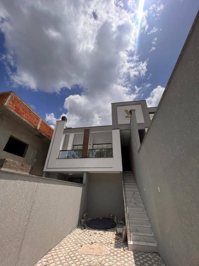 Foto 1 de Sobrado 2 suítes + 1 dorm à venda · Ressacada, Itajaí