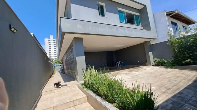 Foto 1 de Casa 1 suíte + 3 dorms à venda · São João, Itajaí
